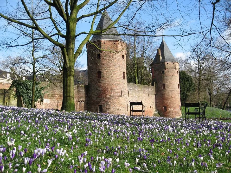 Restaurant De Monnikendam in de historische waterpoort