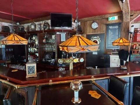 Terras en eetcafé ’t Draeckje aan de Hellestraat