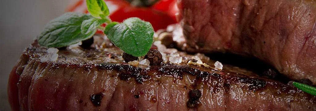 Steak van de houtskoolgrill bij El Ternero