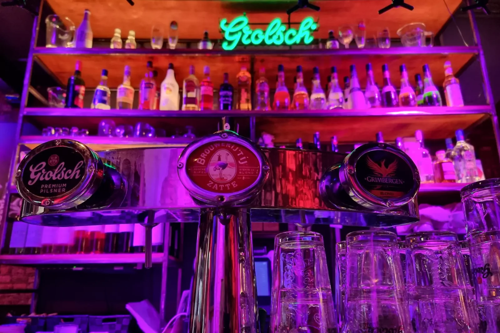De bar van Muziekcafé Pitchers