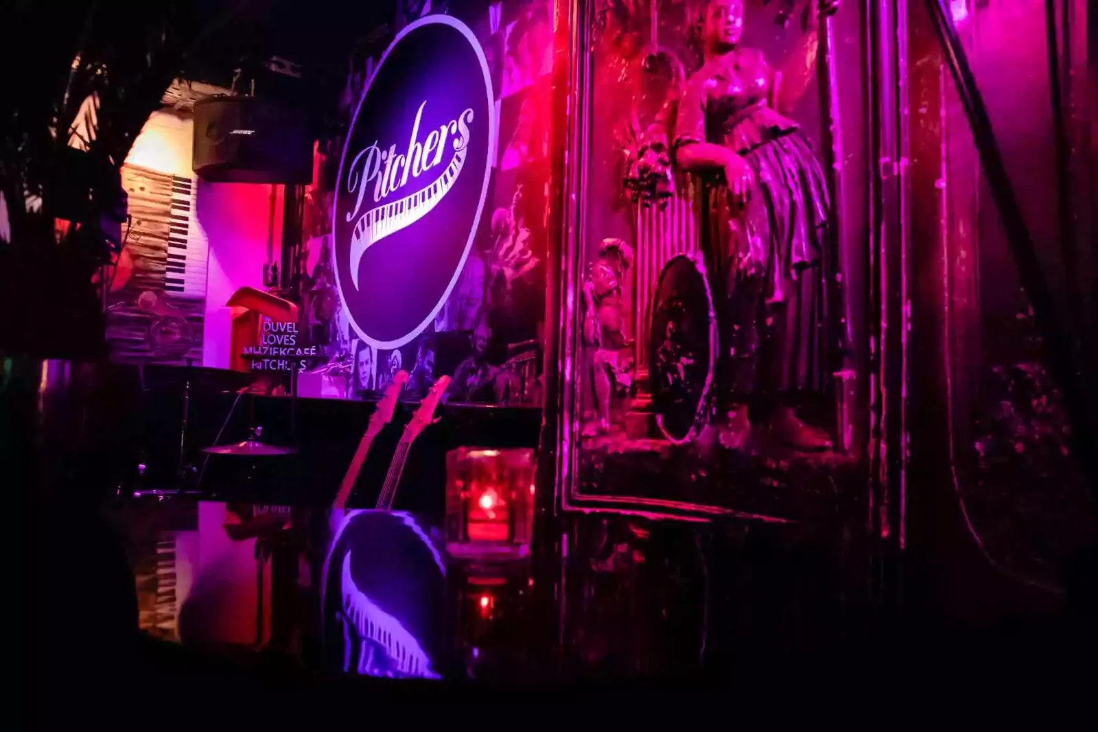 Uitgaan bij Muziekcafé Pitchers