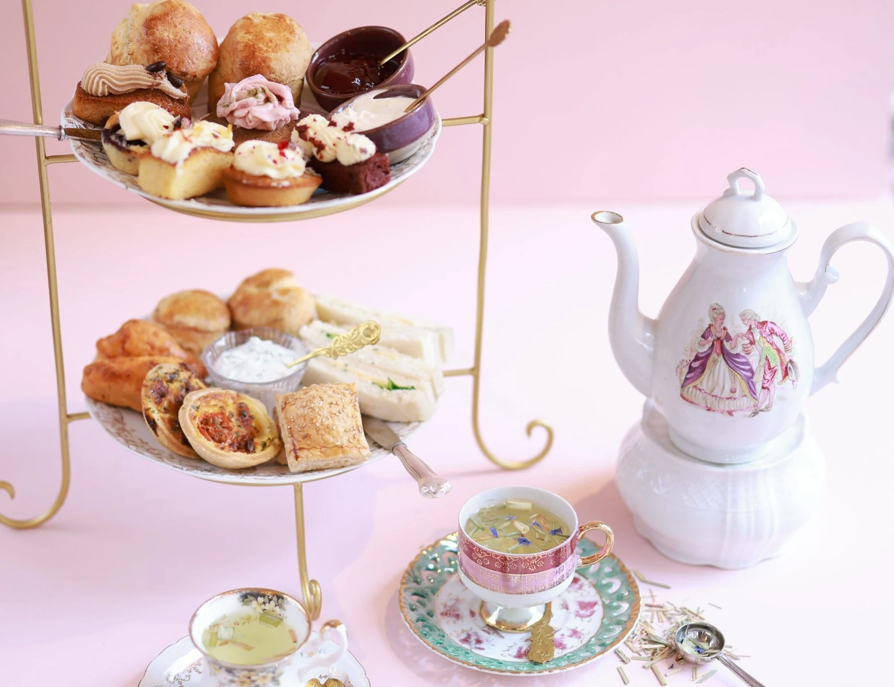 High tea en huisgemaakt lekkers