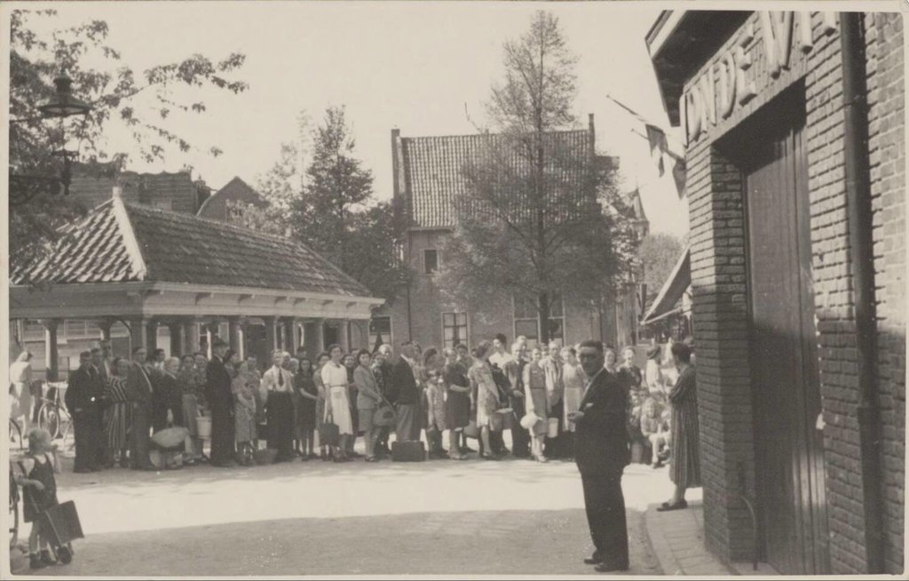 Historische foto van Lieve Vrouwekerkhof in Amersfoort