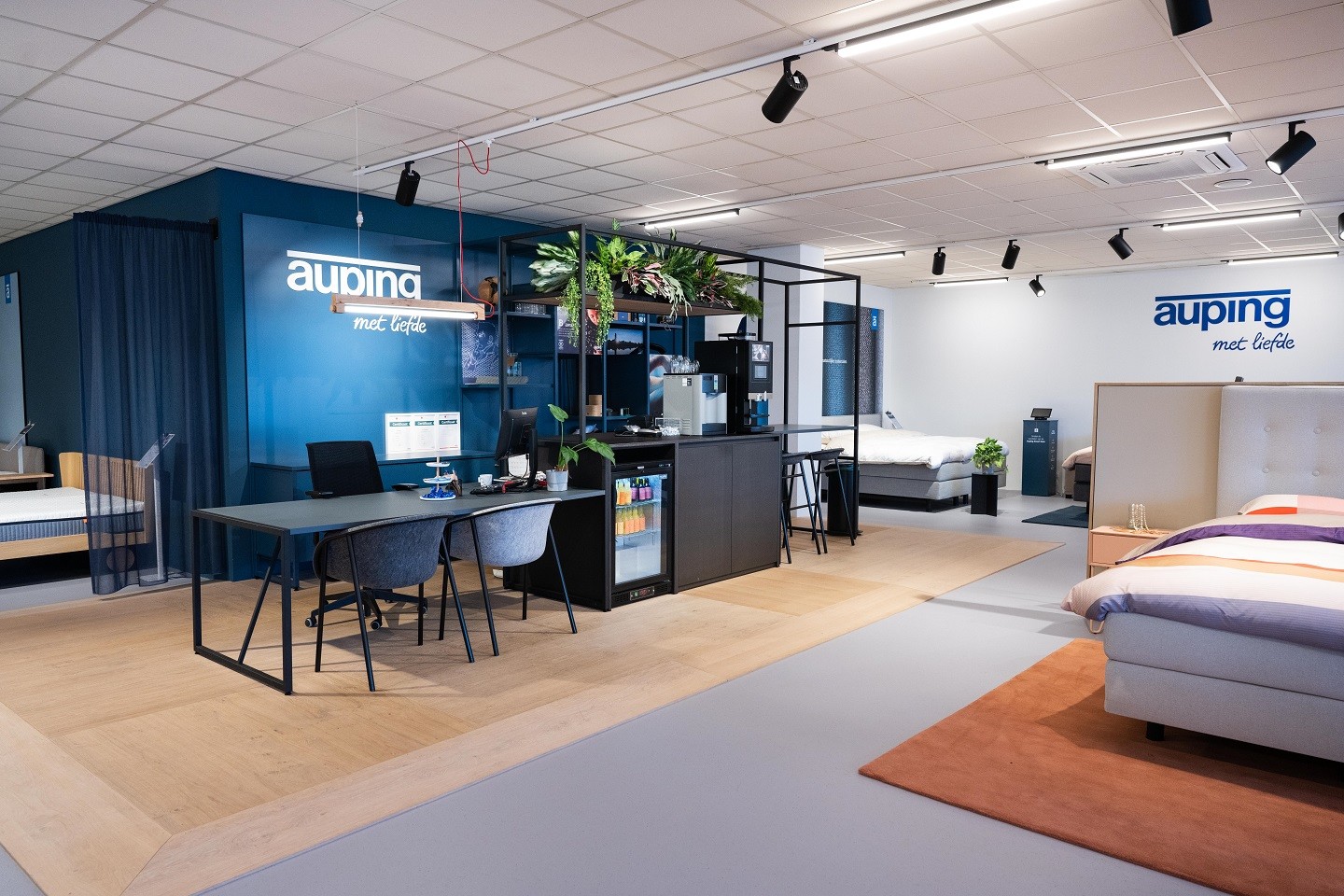 Auping Store Amersfoort met bedden en boxsprings