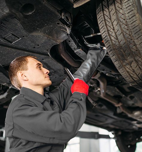 Auto in behandeling bij Auto Service Hosam