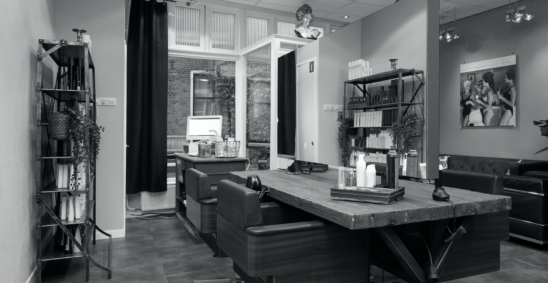 Interieur van KOOS Haarwinkel in Amersfoort