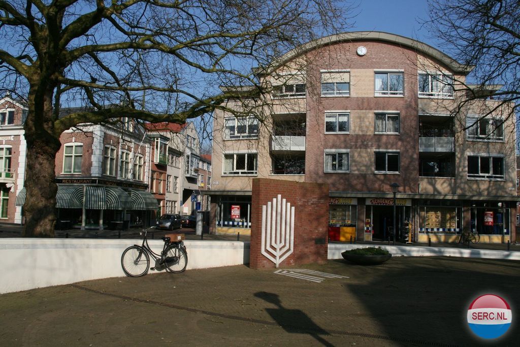 Melkpad met Joods monument 2011