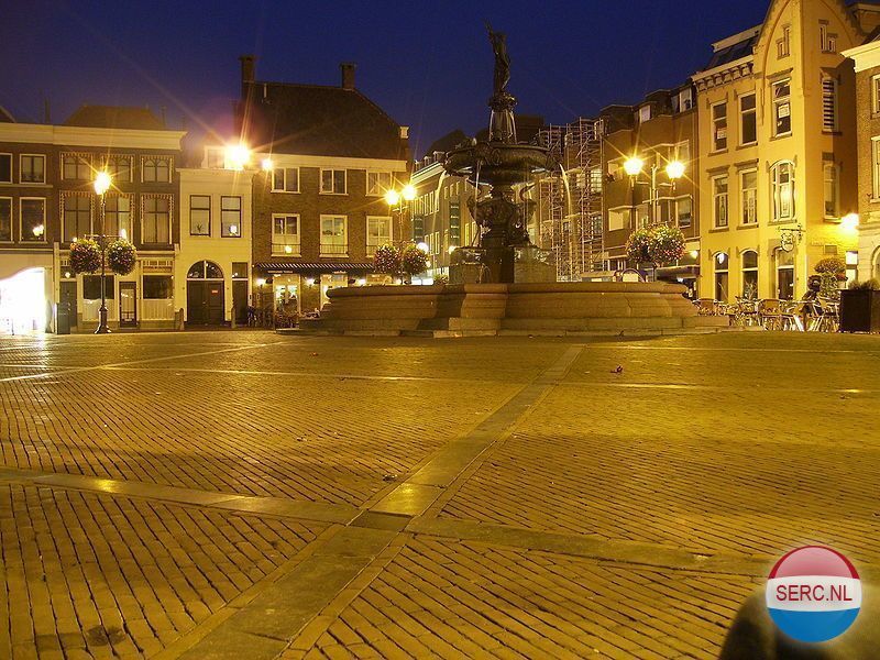 Het centrum van Gorinchem in de avond