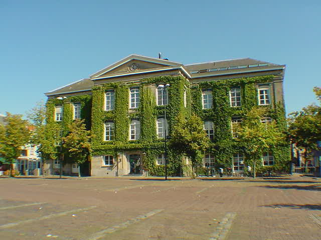 Achterkant van het oude stadhuis