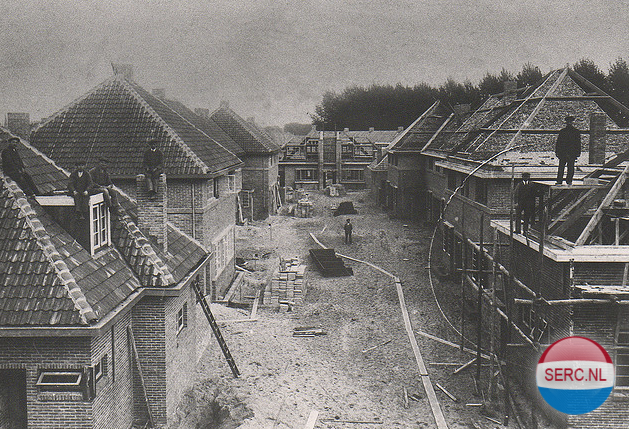 Gorinchem: De huizen aan de Middenweg in aanbouw omstreeks 1927