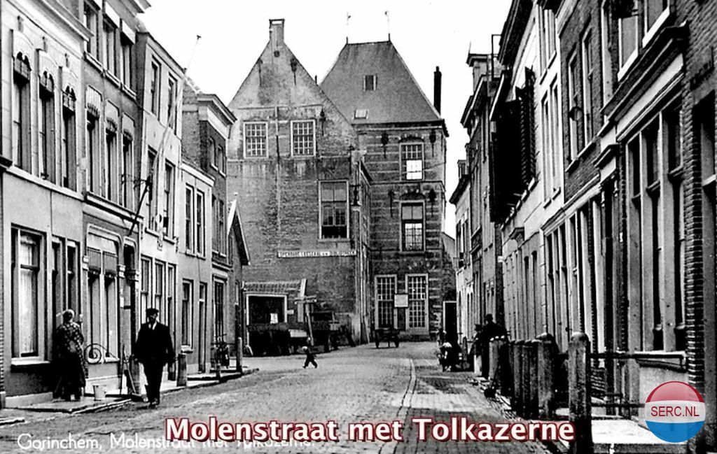 Gorinchem: De Molenstraat met de Tolkazerne omstreeks 1931
