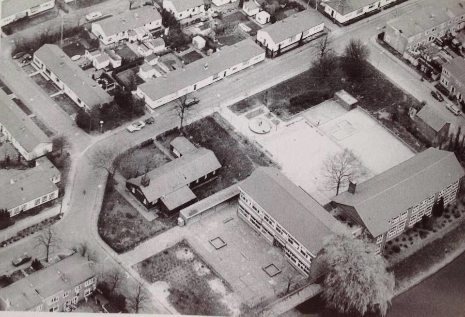 Gorinchem. De Groen van Prinstererschool van boven gezien in de aren '80