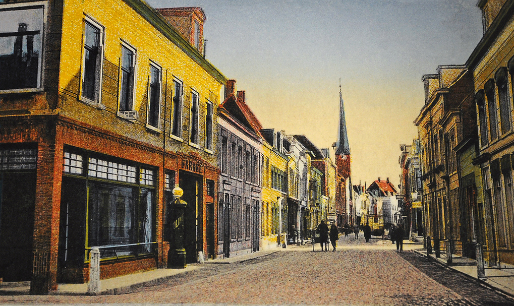 De Arkelstraat in Gorinchem omstreeks 1920