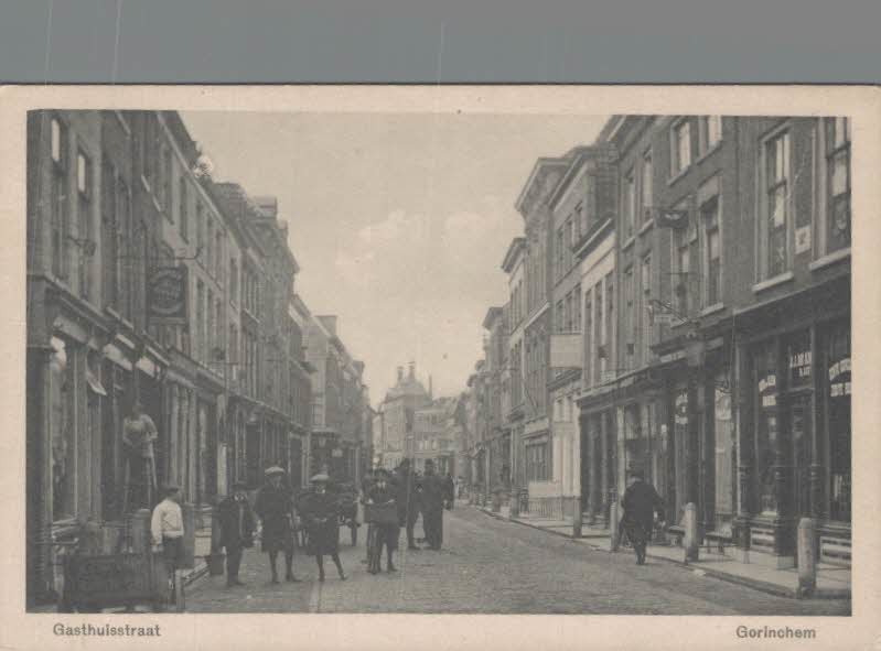 Gasthuisstraat 1921 - Klik op de foto om ook de rest van de oude foto's te bekijken.