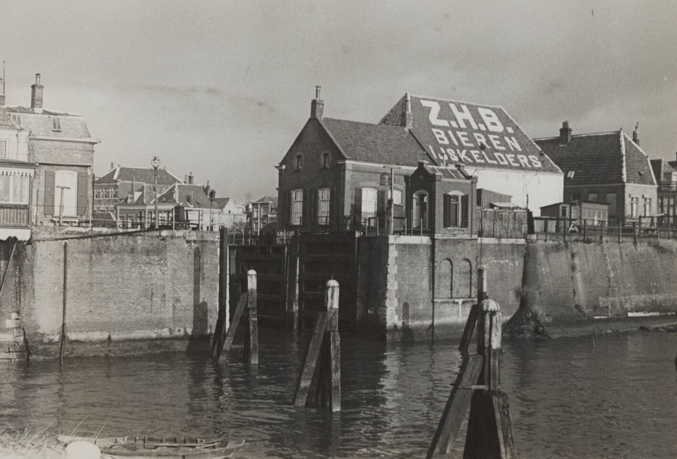 De Merwedesluis in 1937