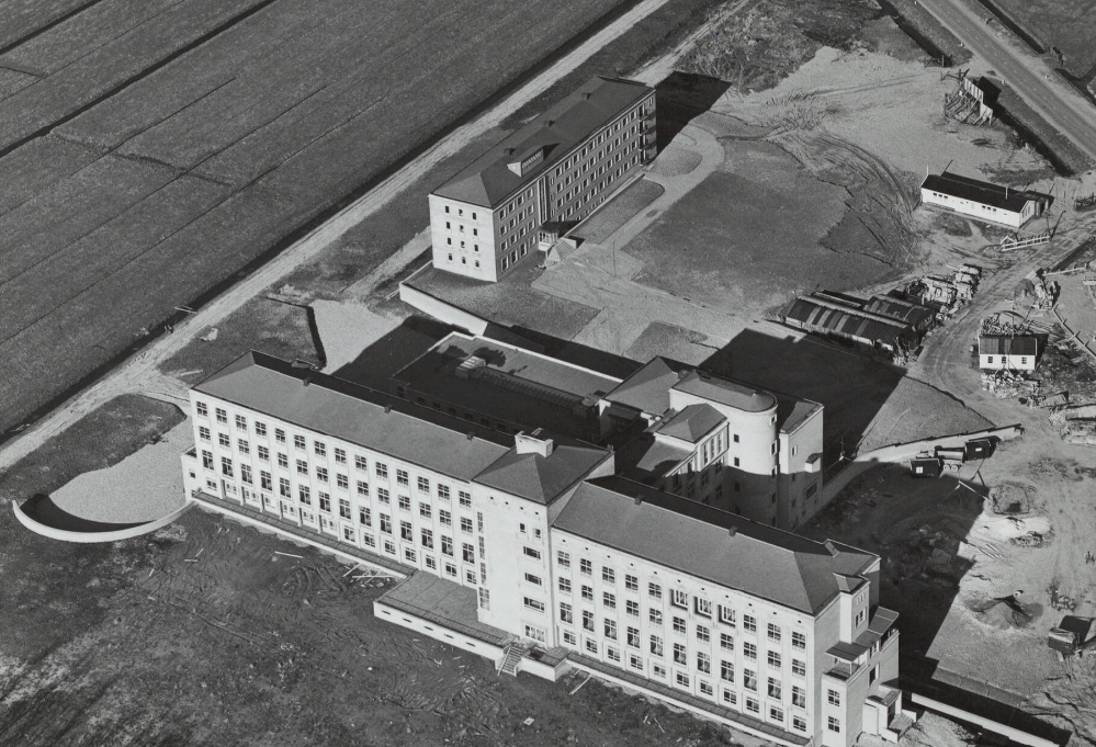 Luchtfoto ziekenhuis Gorinchem jaren 50