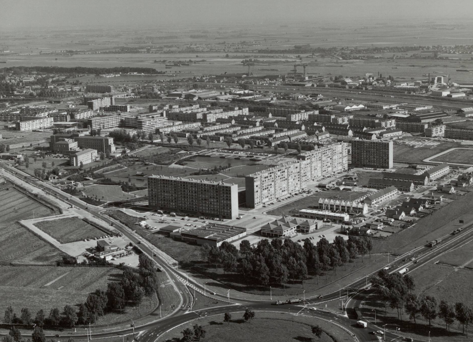 Luchtfoto Gorinchem eind jaren 60