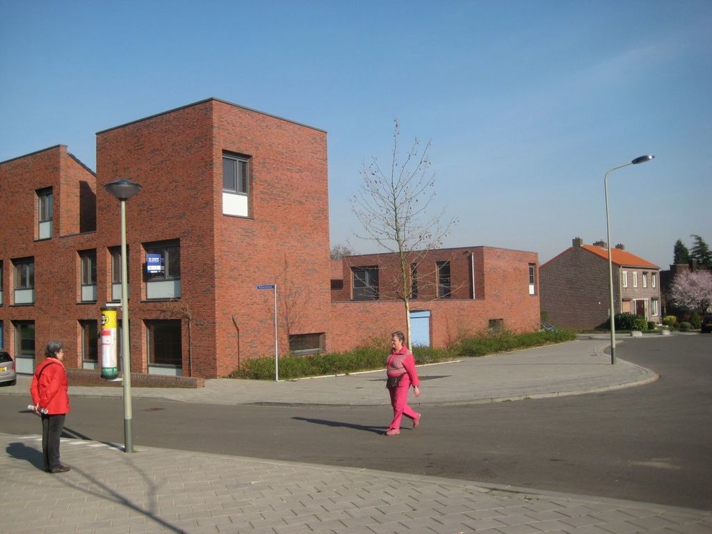 Maastricht: Drijversstraat (links) met rechtdoor de Pastoor Moormanstraat 2011