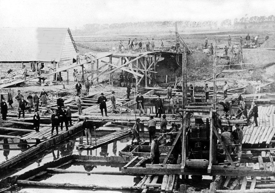 Maastricht: Aanleg Zuid Willemsvaart ter hoogte van de Boschpoort 1887