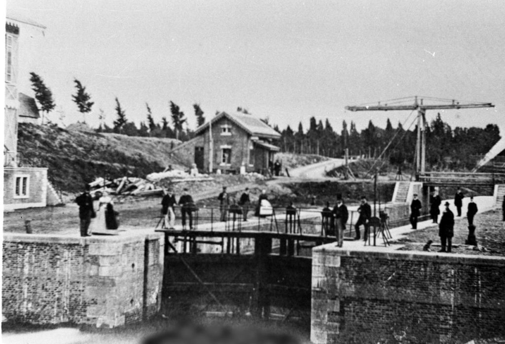 Maastricht: Zuid Willemsvaart tijdens de bouw van de Sandersbrug en de aanleg van de sluis in 1868