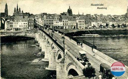 Maastricht: De Sint Servaasbrug met zicht op Maastricht 1920
