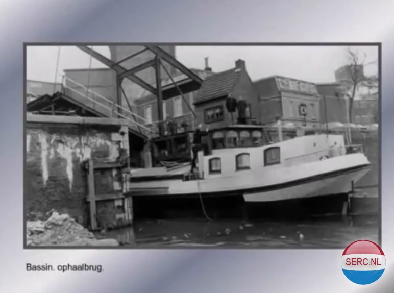 Maastricht: De ophaalbrug in het Bassin in 1968