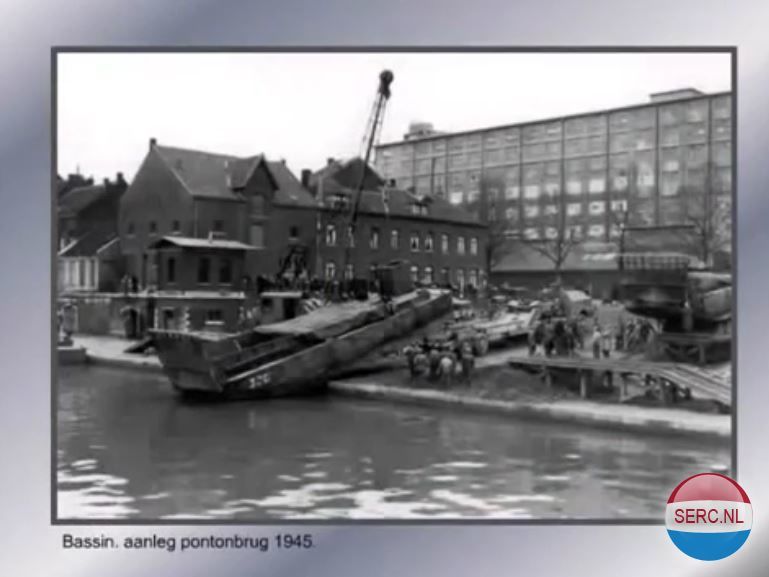 Maastricht: De bouw van een pontonbrug in 1945