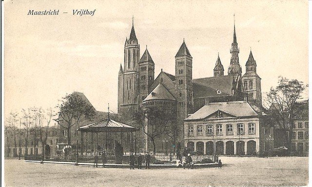Het Vrijthof in Maastricht omstreeks 1921