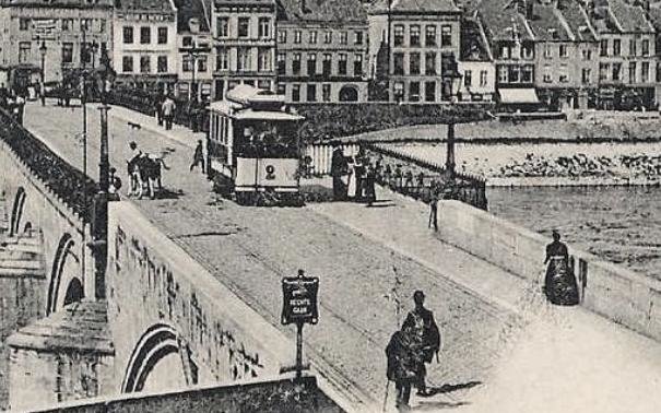 De Sint Servaasbrug in Maastricht omstreeks 1900