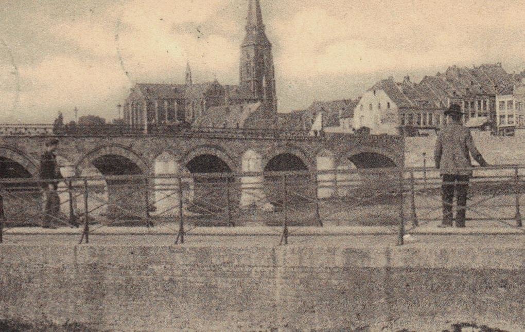 De Sint Servaasbrug in Maastricht omstreeks 1900