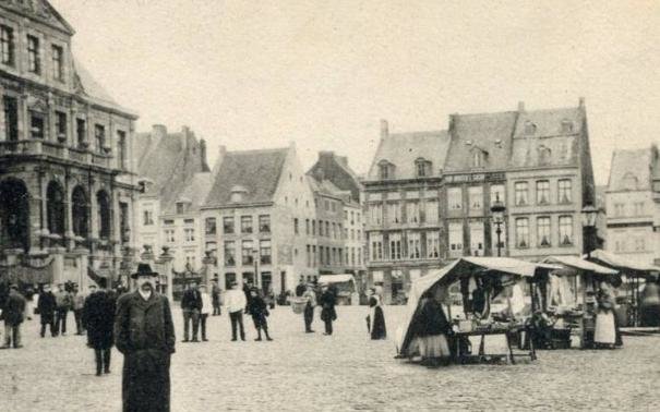 De Markt in Maastricht omstreeks 1924