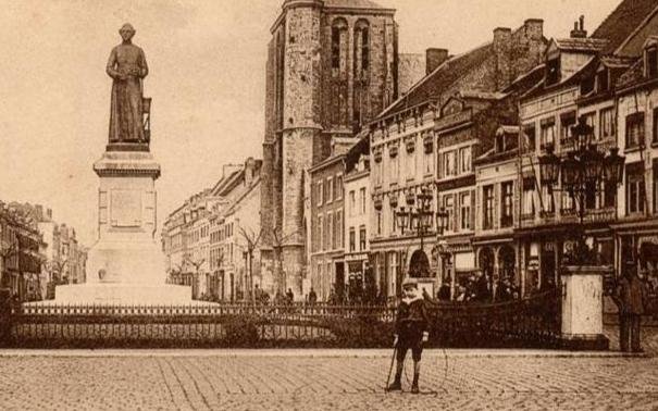 De Markt in Maastricht omstreeks 1918