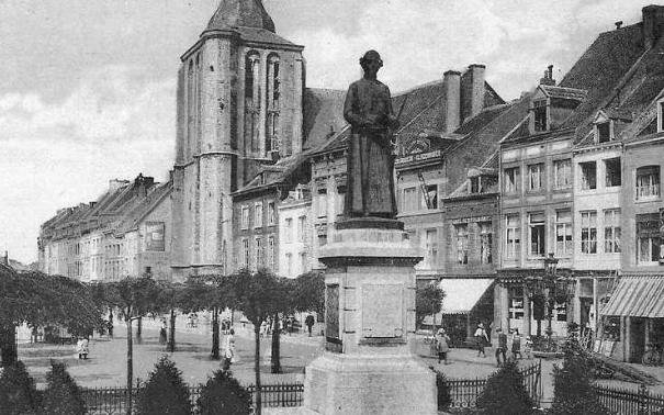 De Markt in Maastricht omstreeks 1920