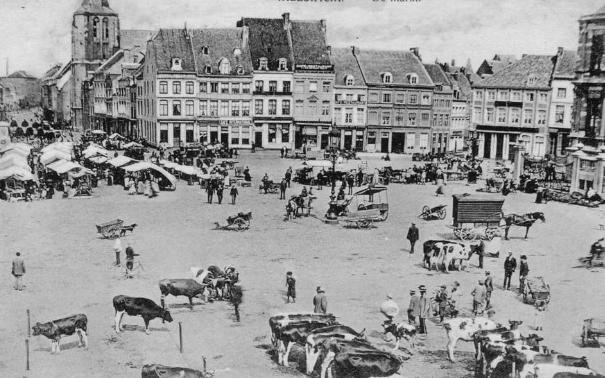 De Markt in Maastricht omstreeks 1920