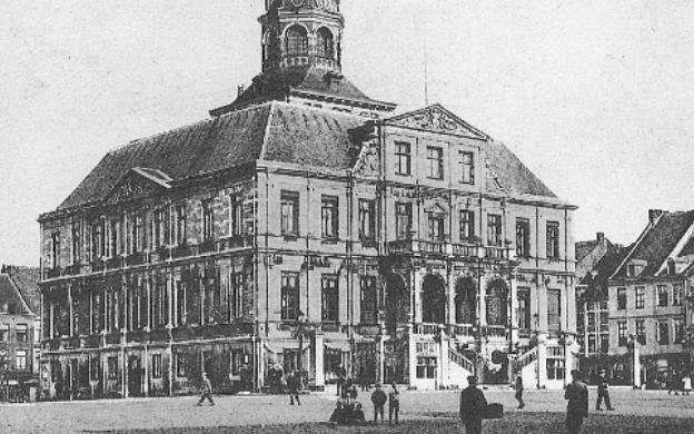 De Markt in Maastricht omstreeks 1919