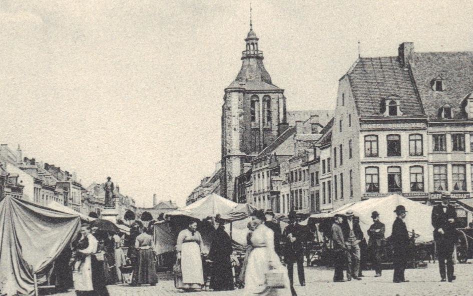 De Markt in Maastricht omstreeks 1920