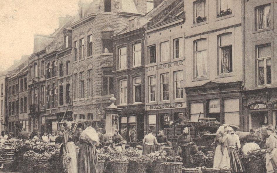 De Markt in Maastricht omstreeks 1923