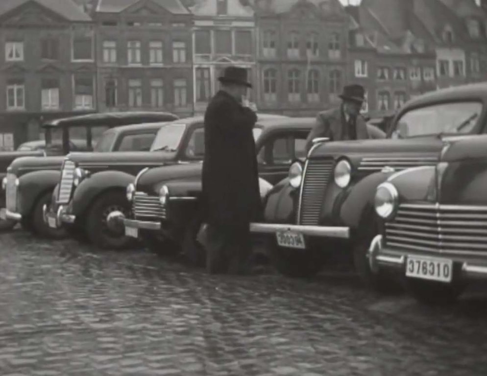 Regelmatig ontvangen we foto's zonder begeleidende tekst. We doen dus een beroep op uw kennis om meer te vertellen over deze foto. Zoals waar deze is gemaakt, wanneer ongeveer en ook alle andere bijzonderheden die er te vertellen zijn. Onder deze foto kunt u toevoegen wat u er van weet en zo maken we het geheel (foto en informatie) samen met uw hulp weer compleet,