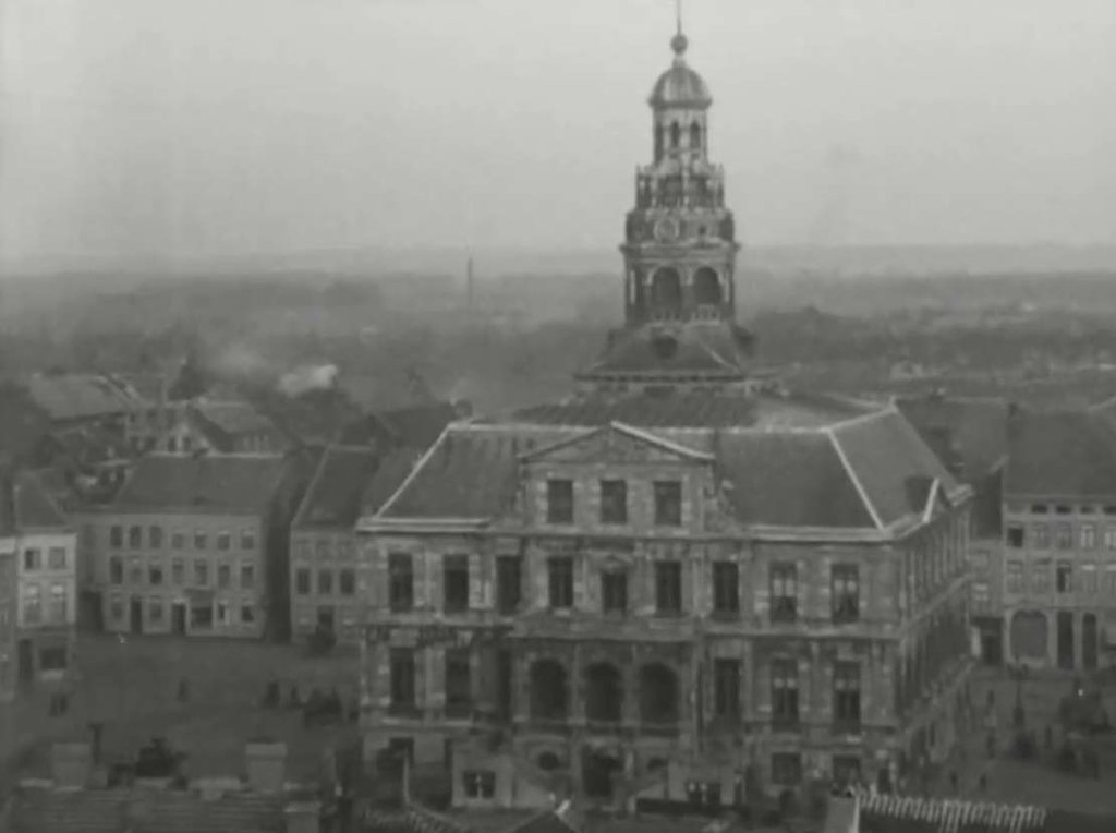 Een foto uit Maastricht (1926). Weet u meer van deze foto? Dan kunt u dat hieronder vermelden.