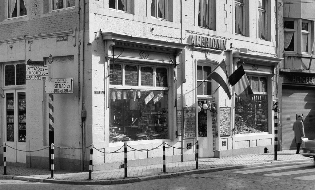 Speelgoedwinkel Americain, hoek Vrijthof-Grote Staat 1962
