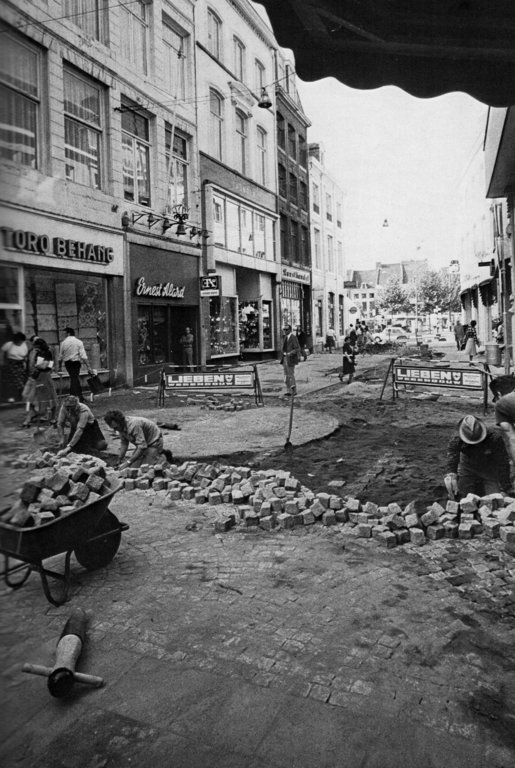 Reconstructie Grote Staat naar voetgangersgebied 1975