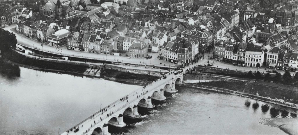 Luchtfoto Maastricht 1926
