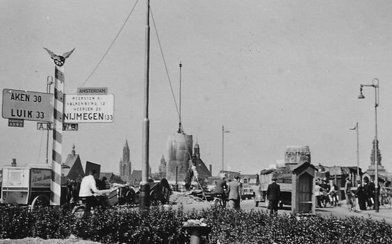 Straatbeeld Maastricht omstreeks 1955