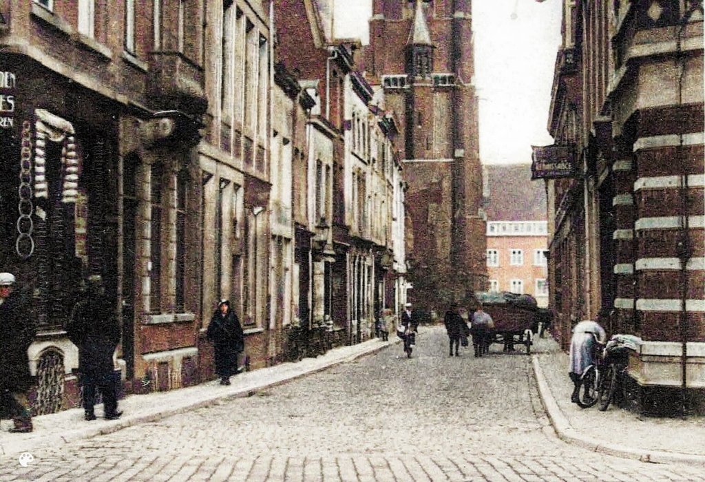 Straatbeeld Maastricht omstreeks 1910