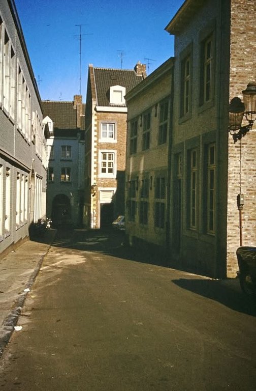 MAASTRICHT - De Havenstraat begin jaren 70