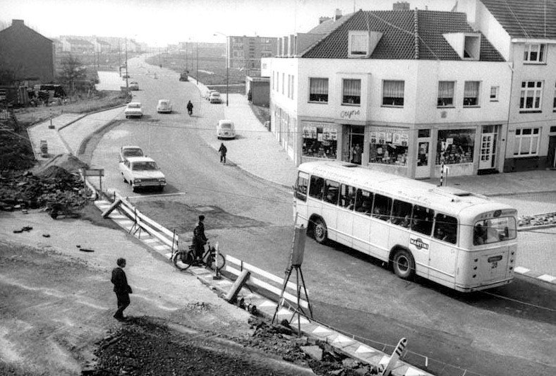 MAASTRICHT - De Dokter van Kleefstraat omstreeks 1970