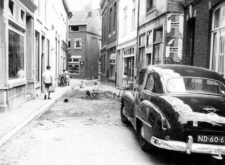Aw Foto's van Mestreech - De Stenenbrug in 1956