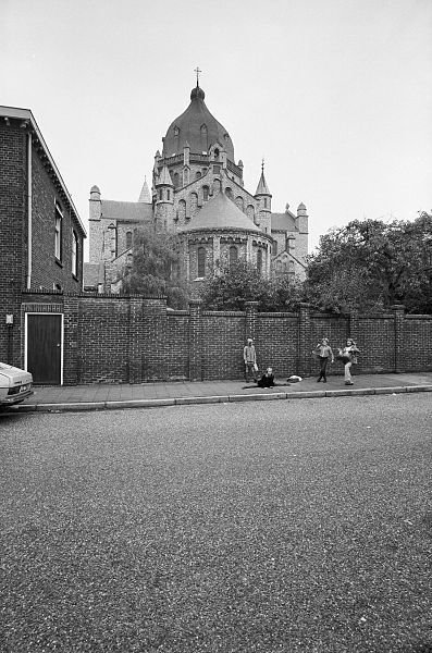 Aw Foto's van Mestreech - De achterkant van de St.Lambertuskerk in de jaren 70
