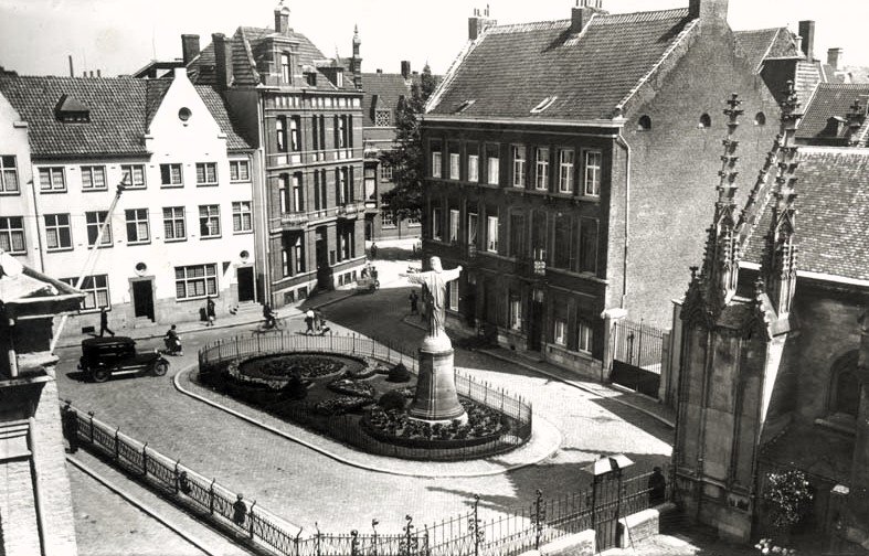 Aw Foto's van Mestreech - Het Keizer Karelplein eind jaren 30