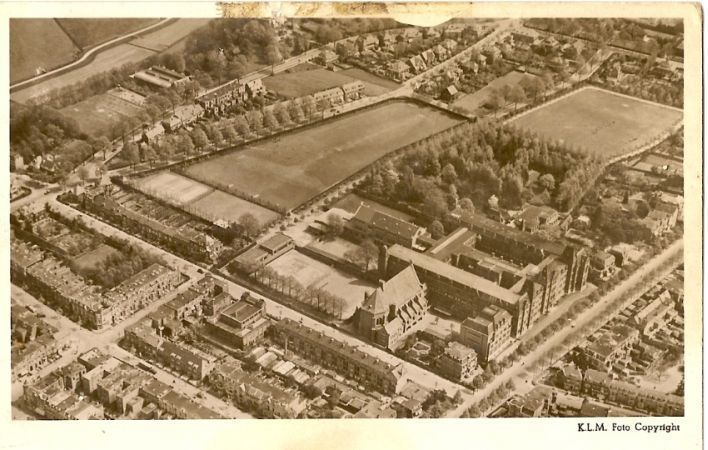 Nijmegen: Luchtfoto Canisiuscollege en omgeving in Nijmegen 1938